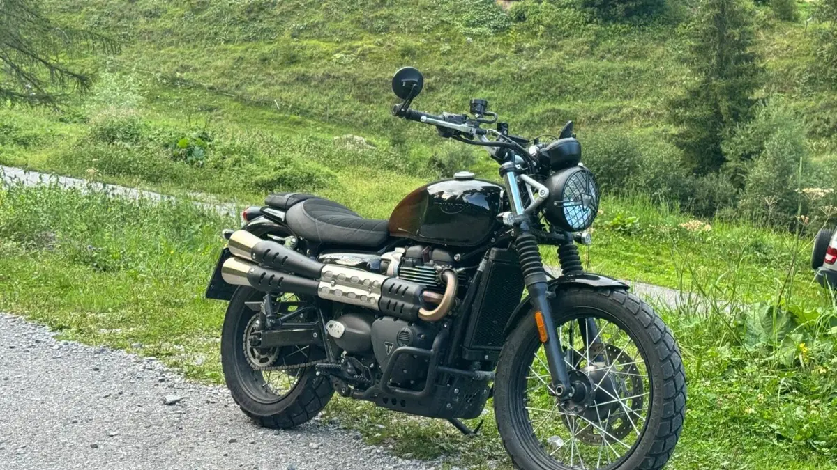 Triumph Scrambler 900 Stealth Edition (2024) 