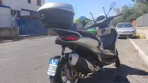 Piaggio Beverly 300 Hpe (2021) 