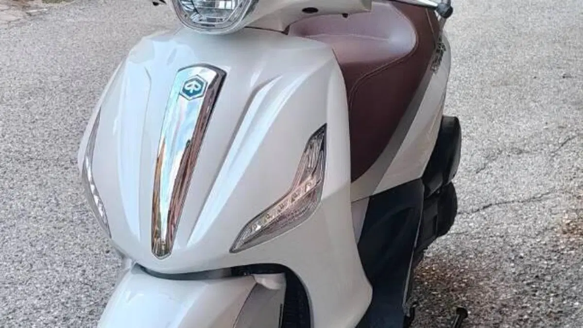 Piaggio Beverly 300 i.e. ABS-ASR (2016 - 20)  (5)