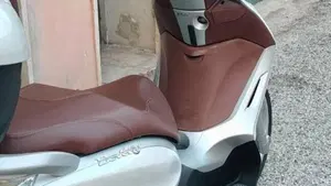 Piaggio Beverly 300 i.e. ABS-ASR (2016 - 20)  (7)