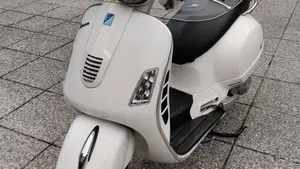 Vespa GTS 300 Super (2008 - 16)  (2)