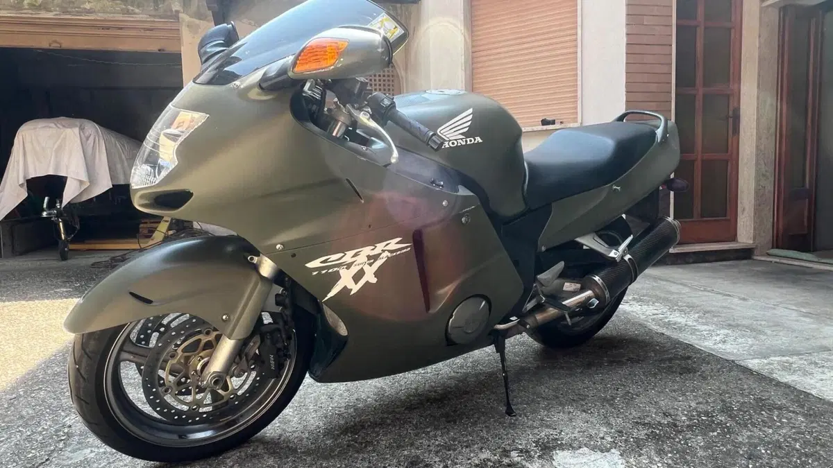 Honda CBR 1100 XX  (2001 - 06)  (6)
