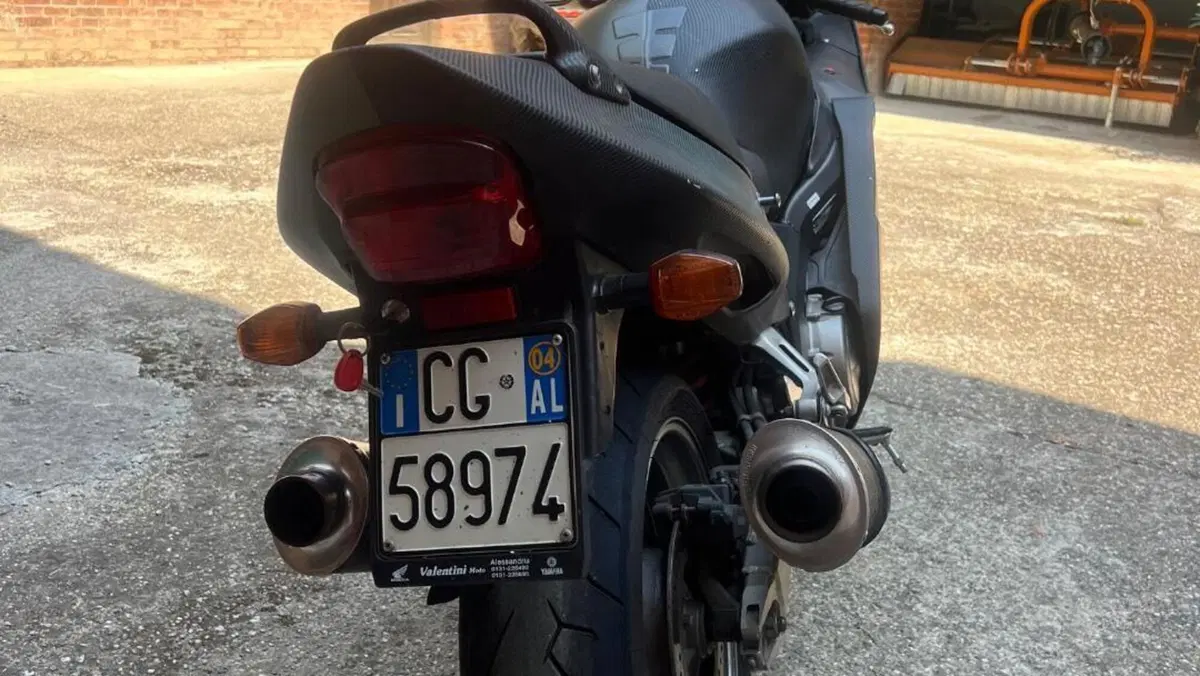 Honda CBR 1100 XX  (2001 - 06)  (7)