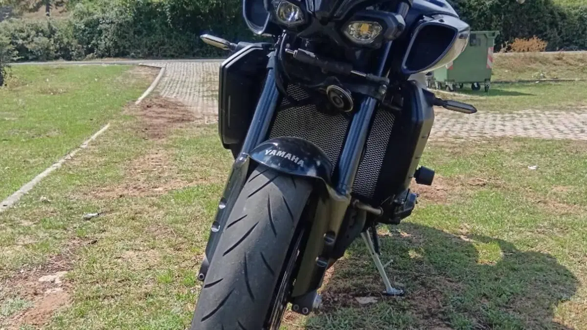 Yamaha MT-10 (2022 - 26)  (2)