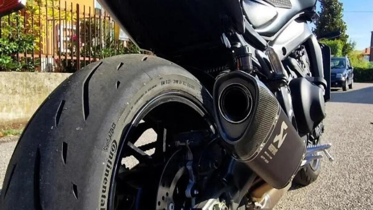 Yamaha MT-09 Y-AMT (2024 - 26)  (3)
