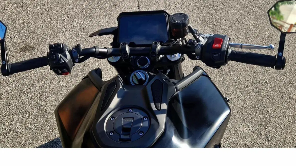 Yamaha MT-09 Y-AMT (2024 - 26)  (5)