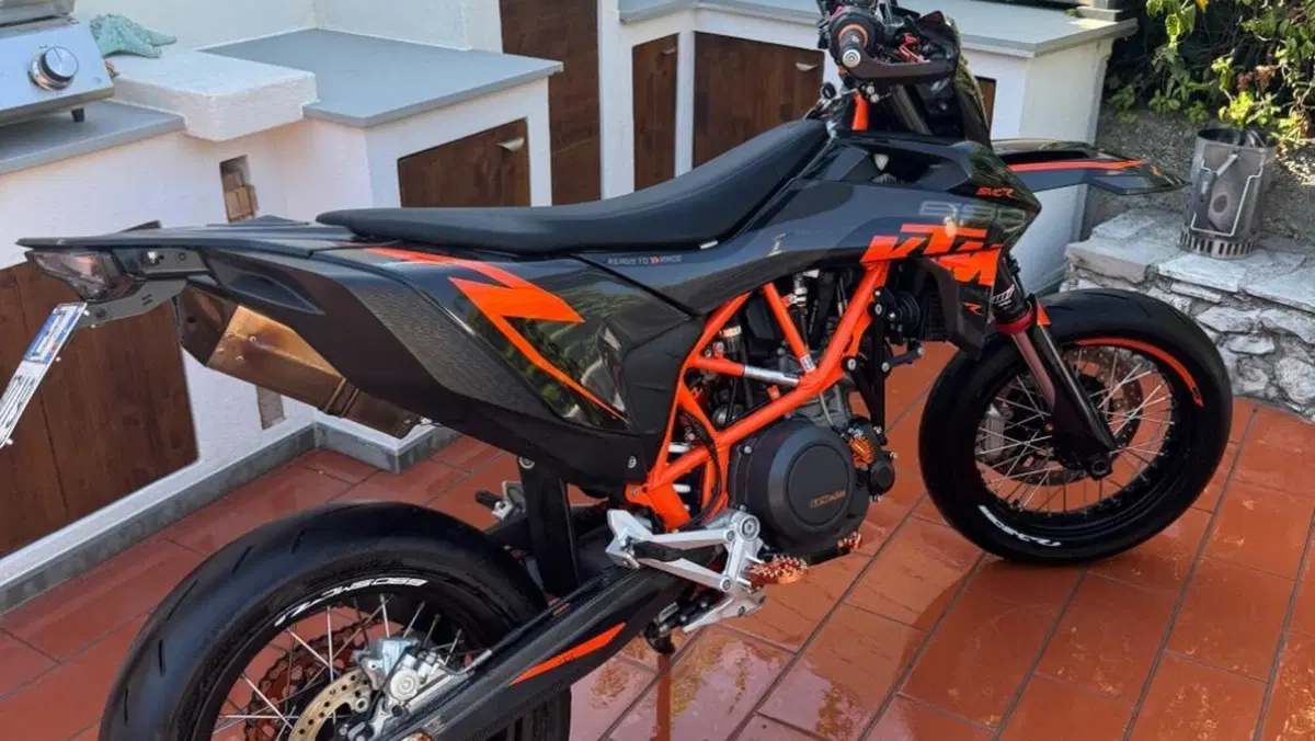 KTM 690 SMC R (2021 - 22) 