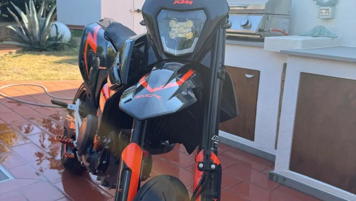 KTM 690 SMC R (2021 - 22)  (5)