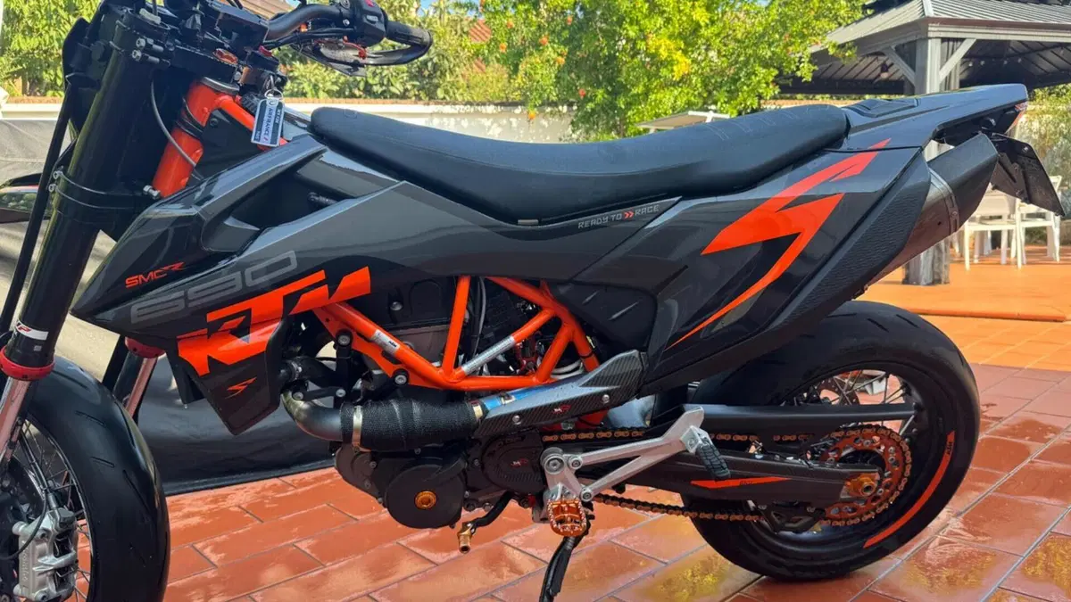 KTM 690 SMC R (2021 - 22)  (14)