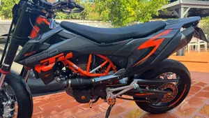 KTM 690 SMC R (2021 - 22)  (14)
