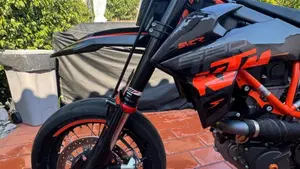 KTM 690 SMC R (2021 - 22)  (16)