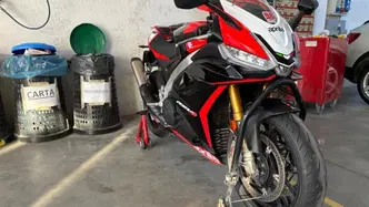 Aprilia RSV4 1100 Factory (2021 - 24) usata