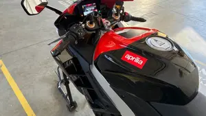 Aprilia RSV4 1100 Factory (2021 - 24)  (6)