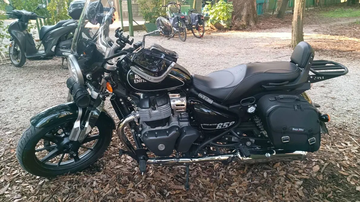Royal Enfield Super Meteor 650 (2023 - 26)  (2)