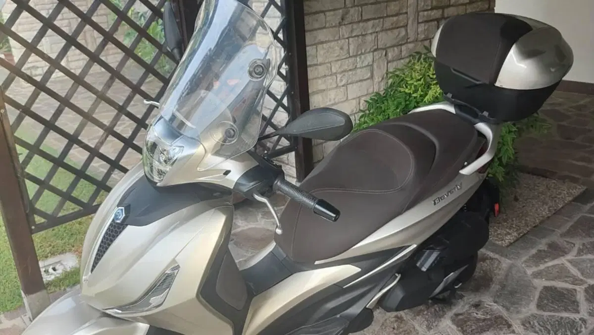Piaggio Beverly 400 (2025 - 26) 