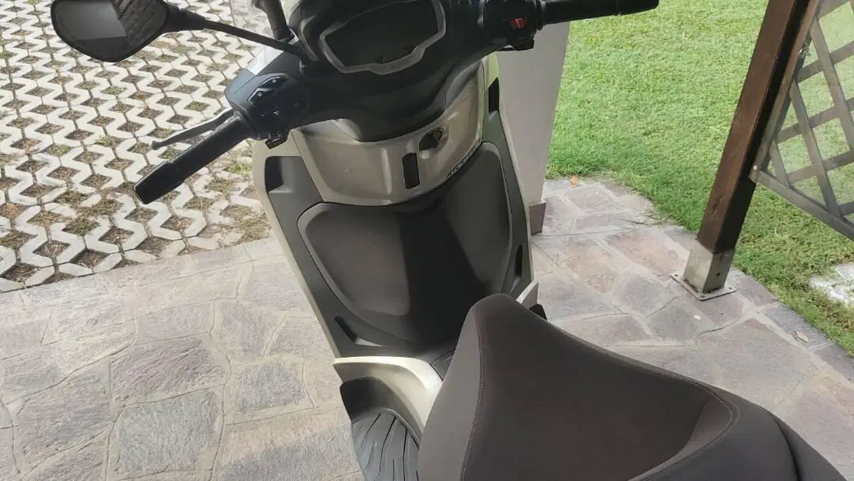 Piaggio Beverly 400 (2025 - 26)  (3)