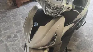 Piaggio Beverly 400 (2025 - 26)  (5)