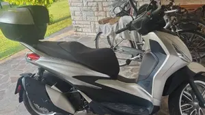 Piaggio Beverly 400 (2025 - 26)  (6)