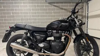 Triumph Street Twin 900 (2021 - 22) usata