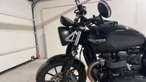 Triumph Street Twin 900 (2021 - 22)  (4)