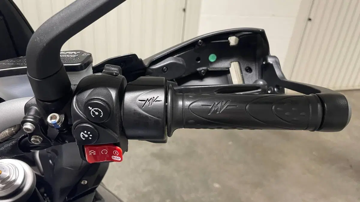 MV Agusta Turismo Veloce 800 R (2023 - 26)  (8)