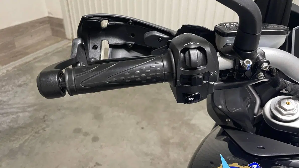 MV Agusta Turismo Veloce 800 R (2023 - 26)  (9)