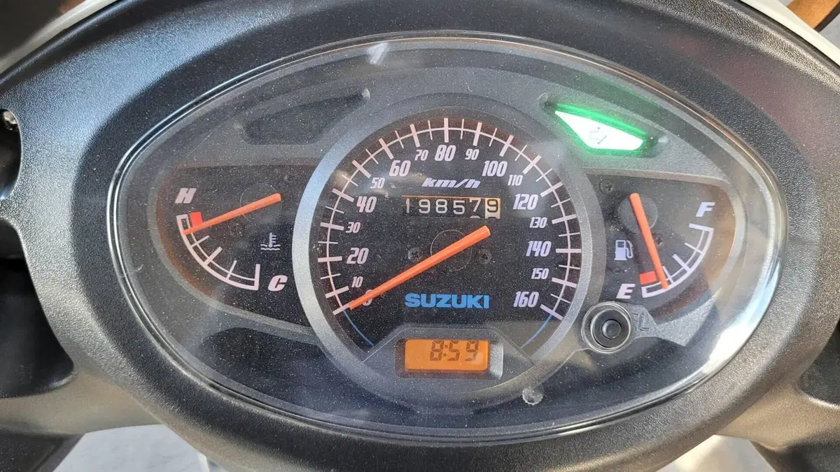 Suzuki SIXteen 150 (2007 - 14)  (9)