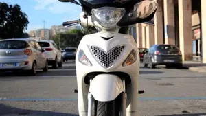 Suzuki SIXteen 150 (2007 - 14)  (4)