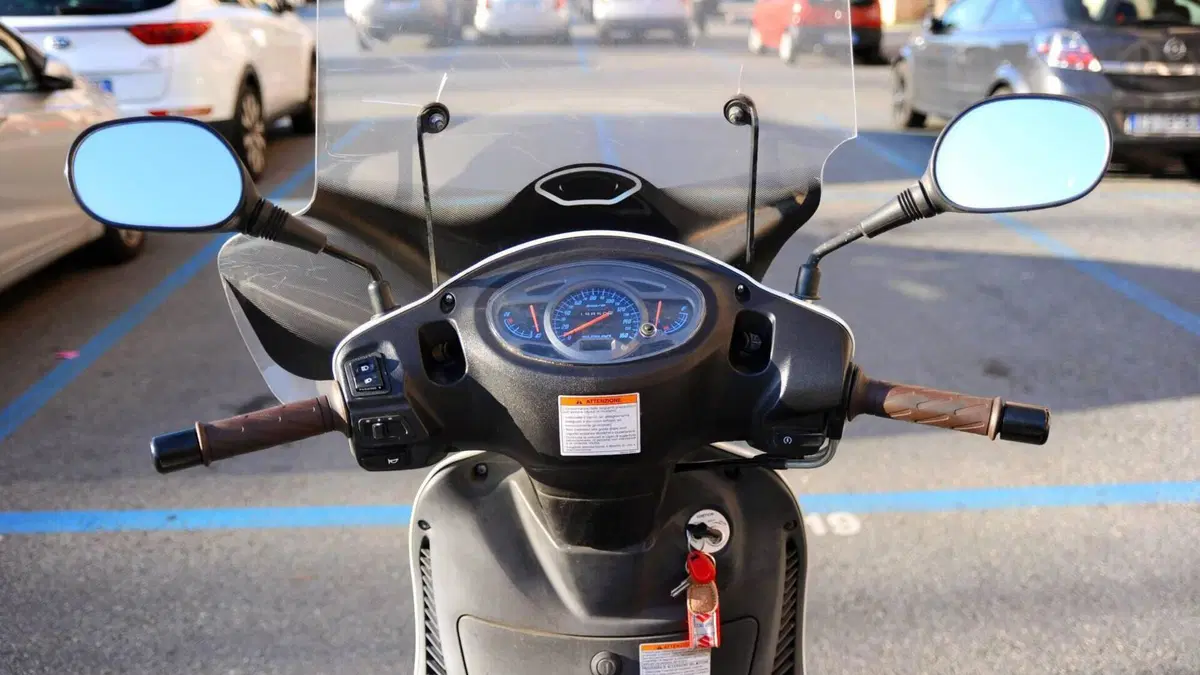 Suzuki SIXteen 150 (2007 - 14)  (7)