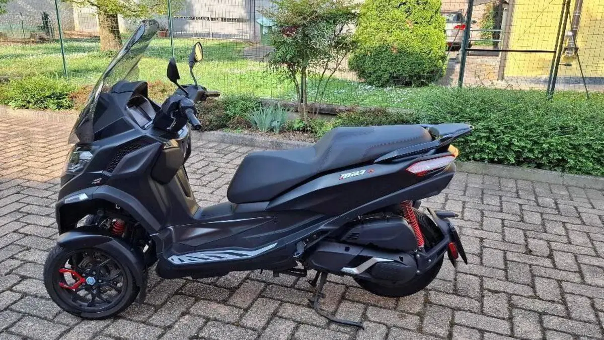 Piaggio MP3 400 Sport ABS Hpe (2023 - 24)  (4)