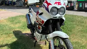 Honda Africa Twin XRV 750 (1996 - 02)  (2)