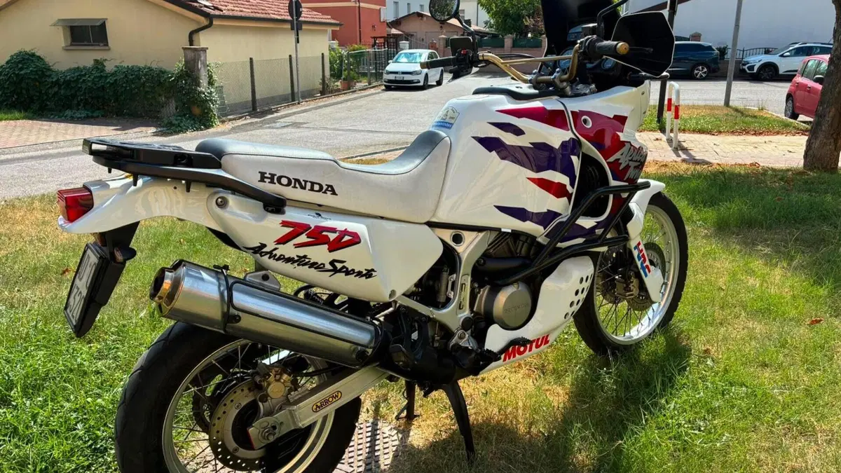Honda Africa Twin XRV 750 (1996 - 02)  (3)
