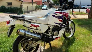 Honda Africa Twin XRV 750 (1996 - 02)  (3)