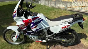 Honda Africa Twin XRV 750 (1996 - 02)  (6)