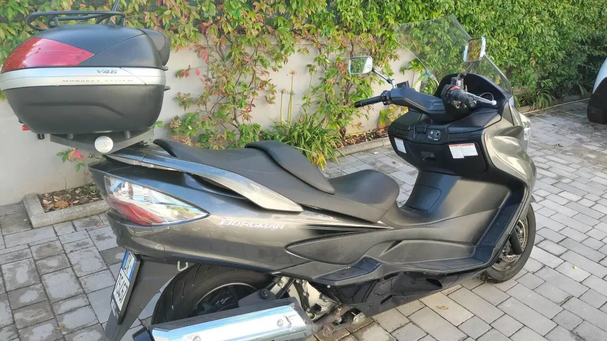Suzuki Burgman AN 400 Lux (2012 - 16)  (2)