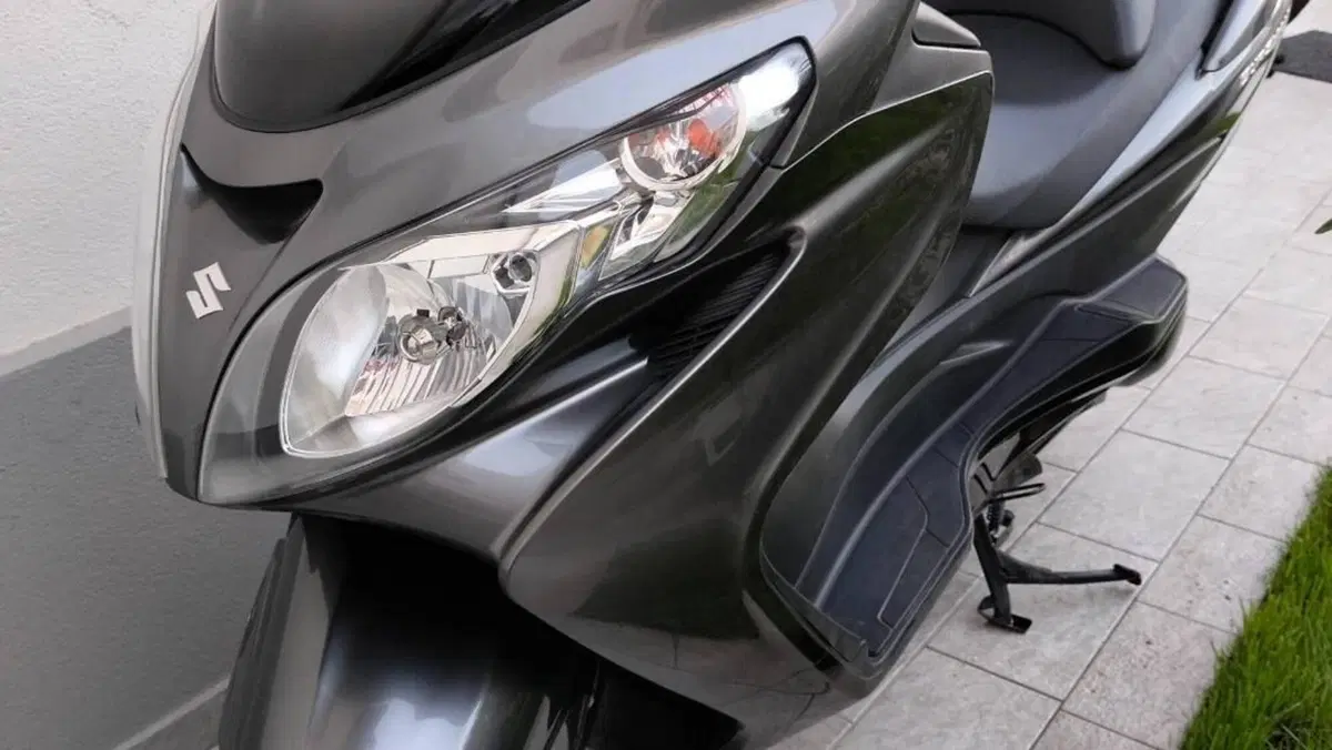 Suzuki Burgman AN 400 Lux (2012 - 16)  (7)
