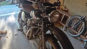 Kawasaki W 650 (1999 - 00)  (2)