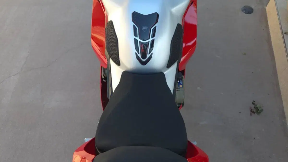 Ducati Panigale V4 S 1100 (2021)  (4)