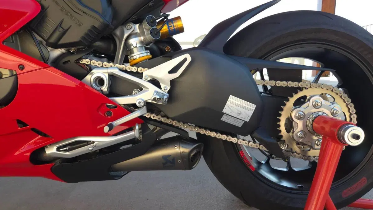Ducati Panigale V4 S 1100 (2021)  (5)