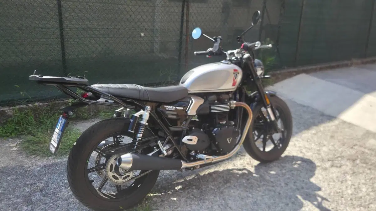 Triumph Speed Twin 900 (2025 - 26)  (2)