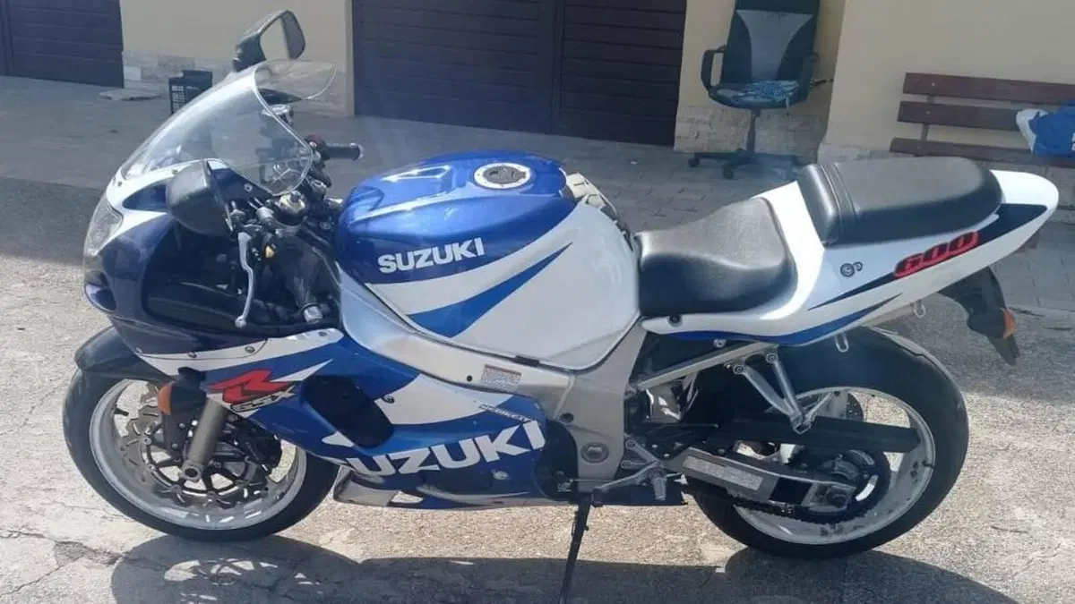 Suzuki GSX R 600 (2001 - 03)  (3)