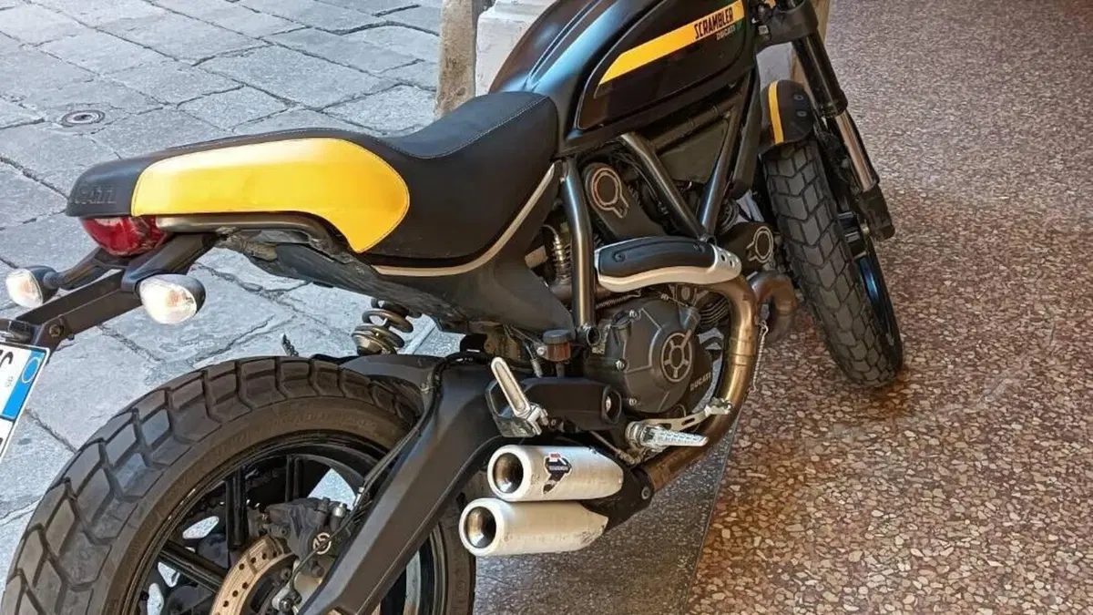 Ducati Scrambler 800 Full Throttle (2015 - 16)  (2)