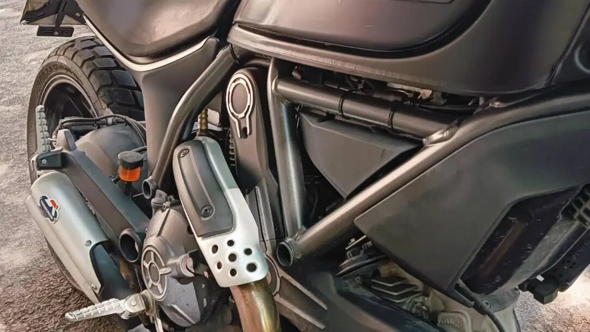 Ducati Scrambler 800 Full Throttle (2015 - 16)  (5)