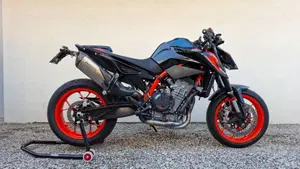 KTM 890 Duke R (2022 - 23)  (2)