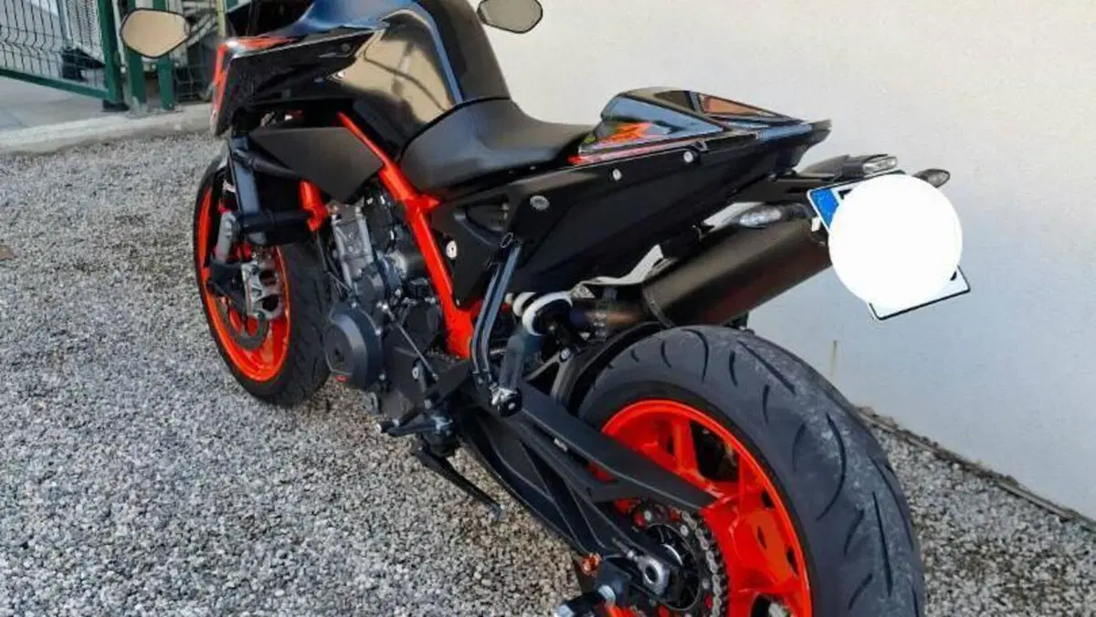 KTM 890 Duke R (2022 - 23)  (5)