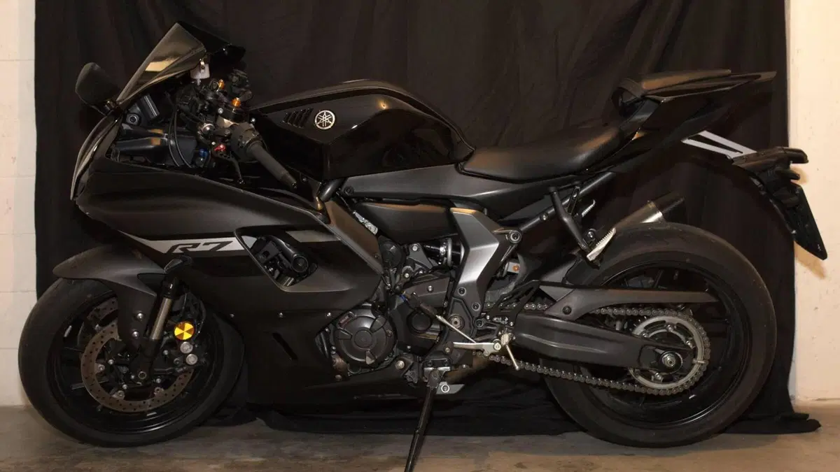 Yamaha YZF R7 (2021 - 25) 