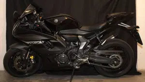 Yamaha YZF R7 (2021 - 25) 