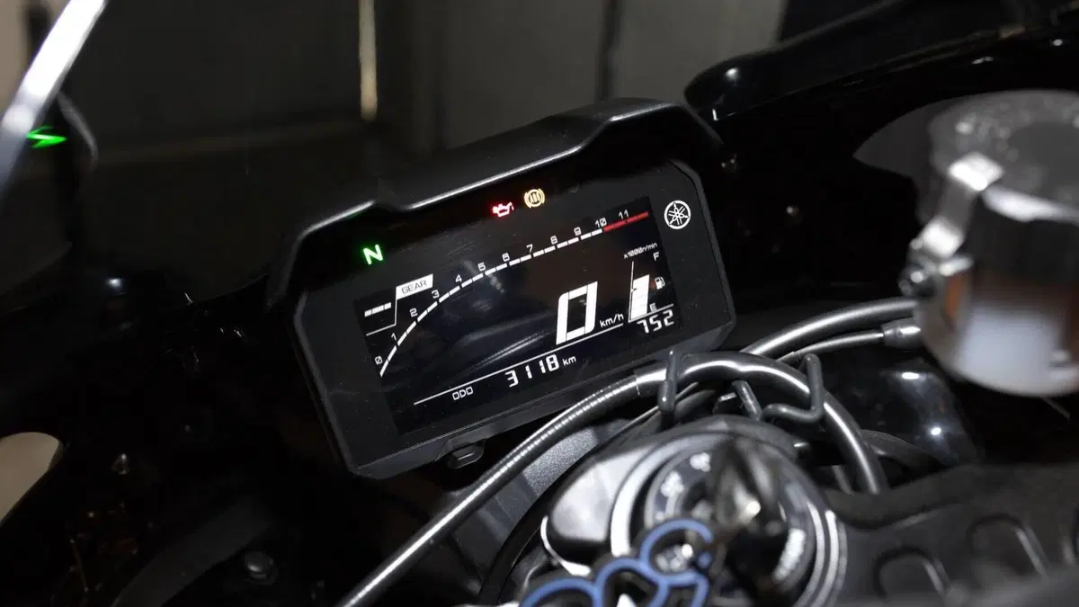 Yamaha YZF R7 (2021 - 25)  (5)