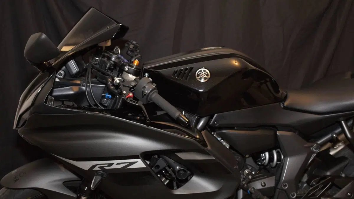 Yamaha YZF R7 (2021 - 25)  (6)