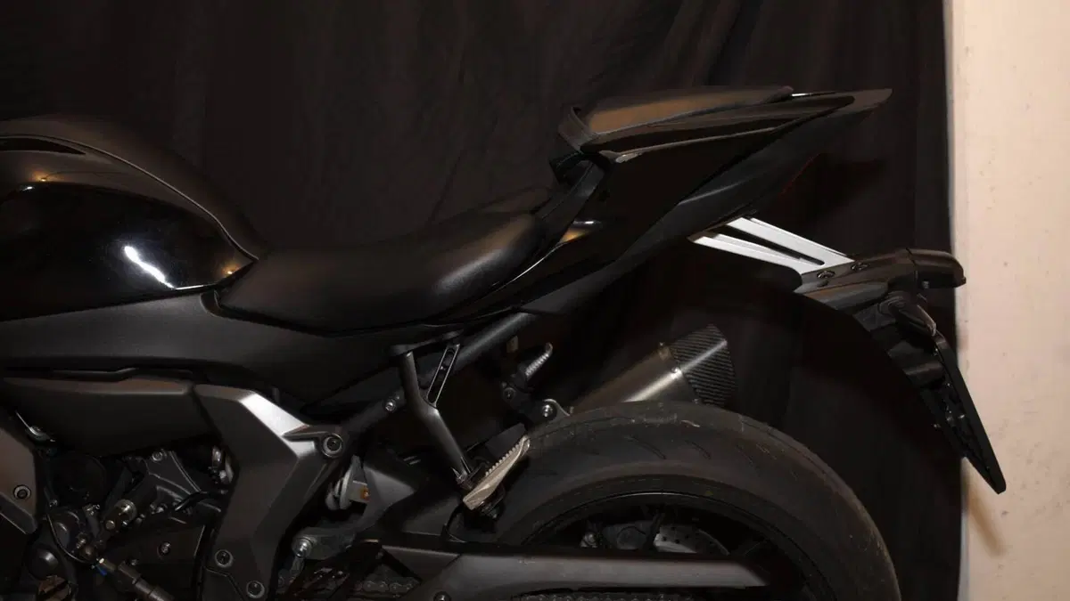 Yamaha YZF R7 (2021 - 25)  (7)